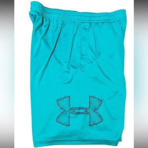 Under Armour short loose coupe